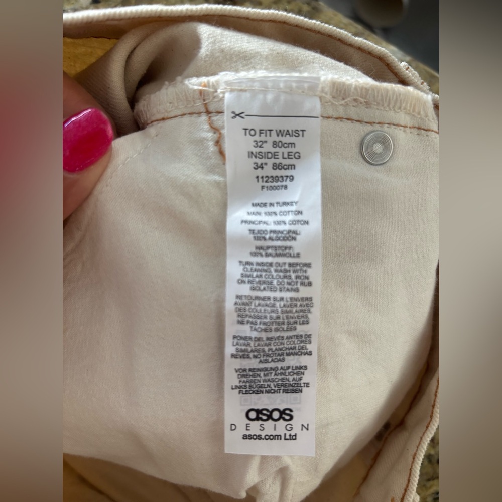 ASOS DESIGN High Waisted Mom Jeans Ecru White Tapered Leg 32/34 - Picture 9 of 9